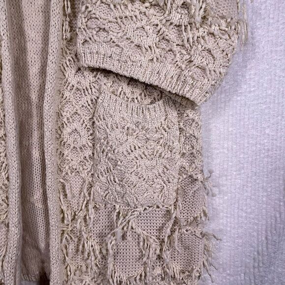 Akemi + Kin Beige open Front Oversized Chunky Knit Fringe Kimono Cardigan OS - Picture 3 of 9